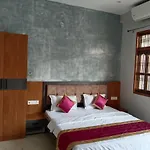 Happy Homes - Entire 2Bhk Flat