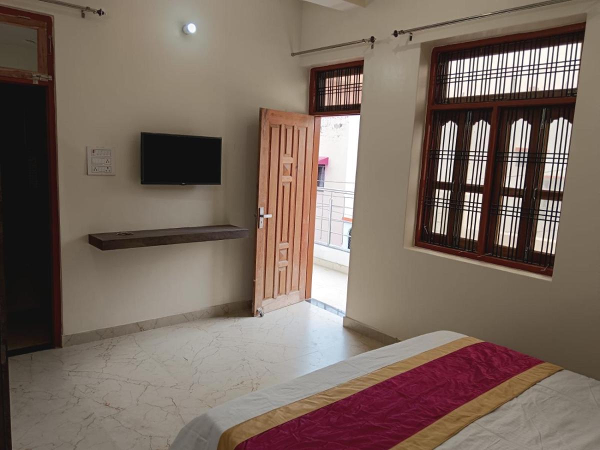 Happy Homes - Entire 2bhk Flat * Varanasi
